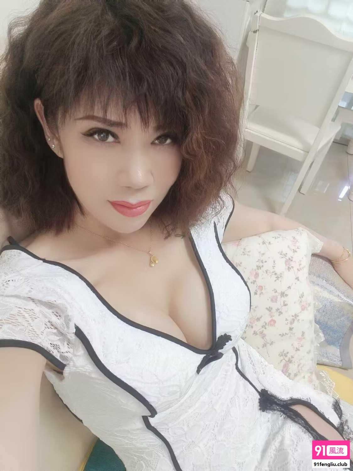 罗湖笑笑